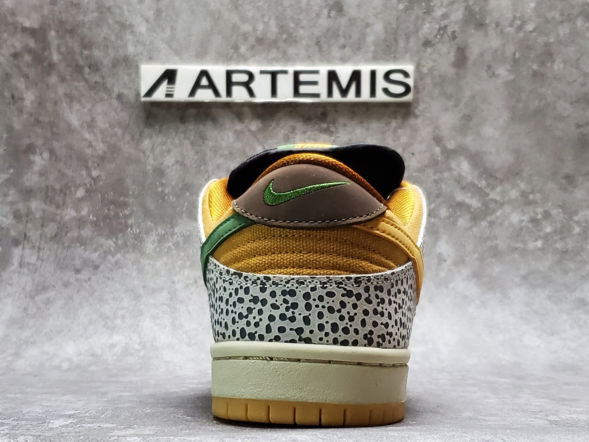 Nike SB Dunk Low Safari