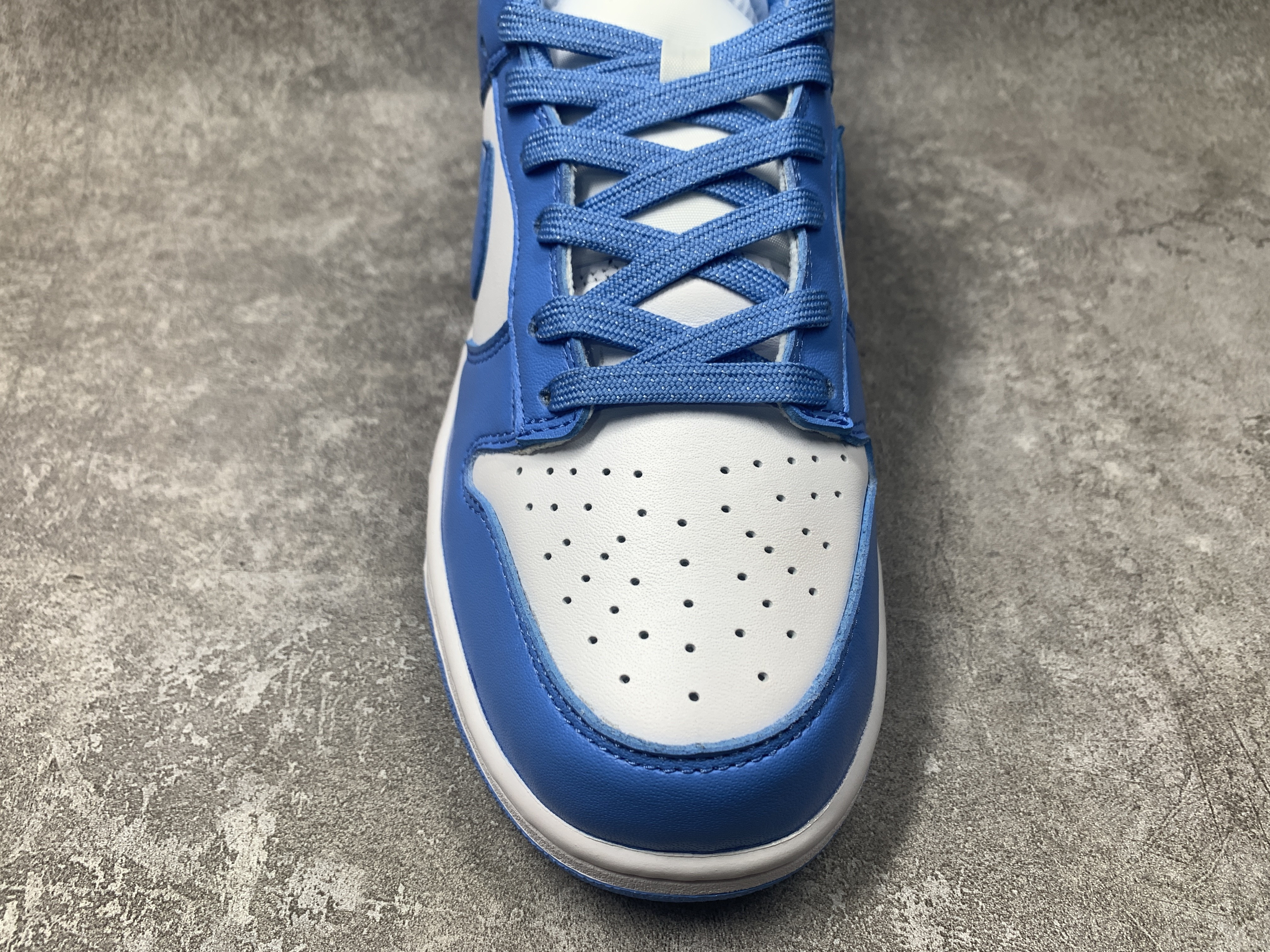 Nike Dunk Low UNC (2021)