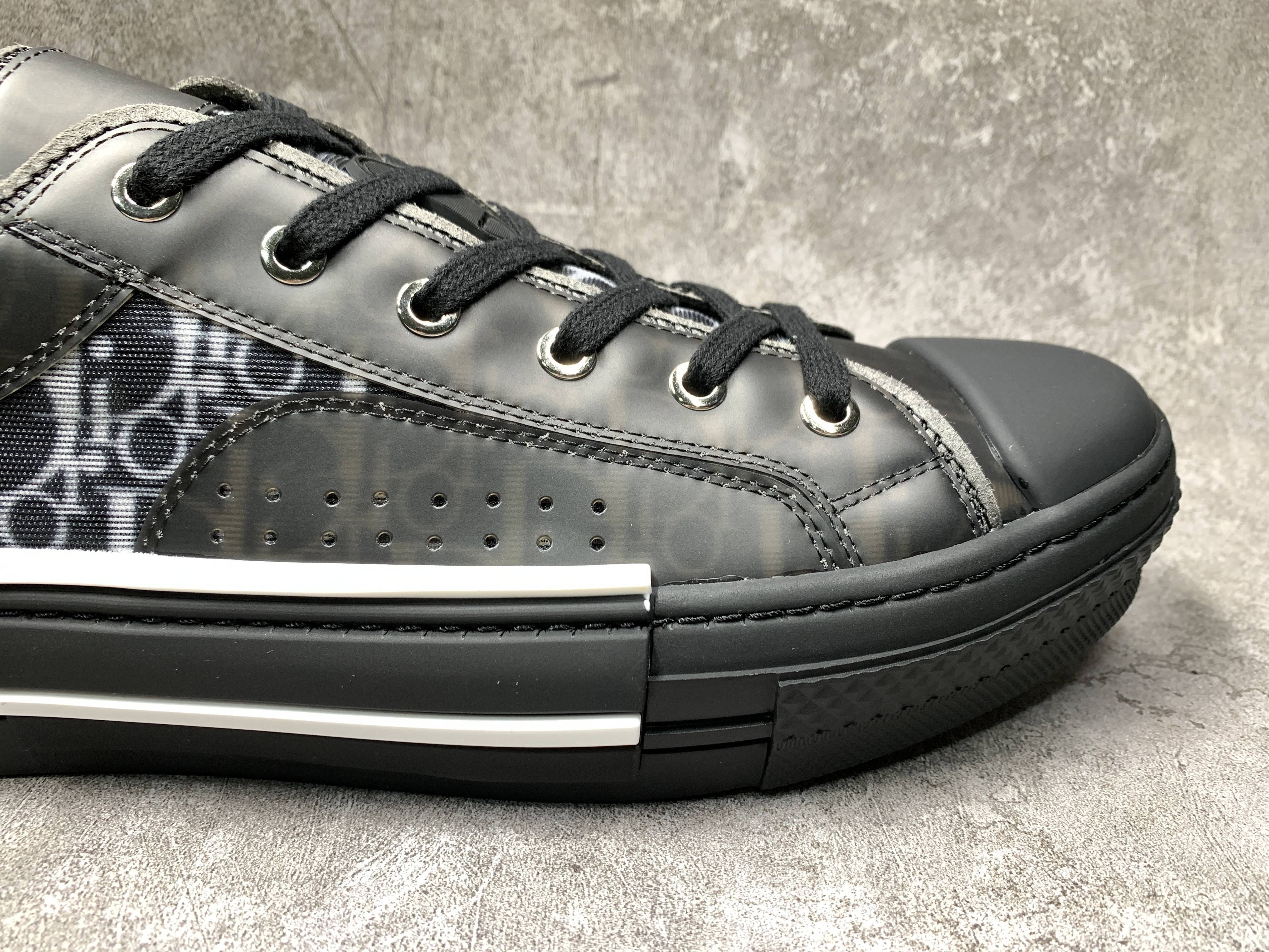 D*0r B23 Low Top Canvas Oblique Black