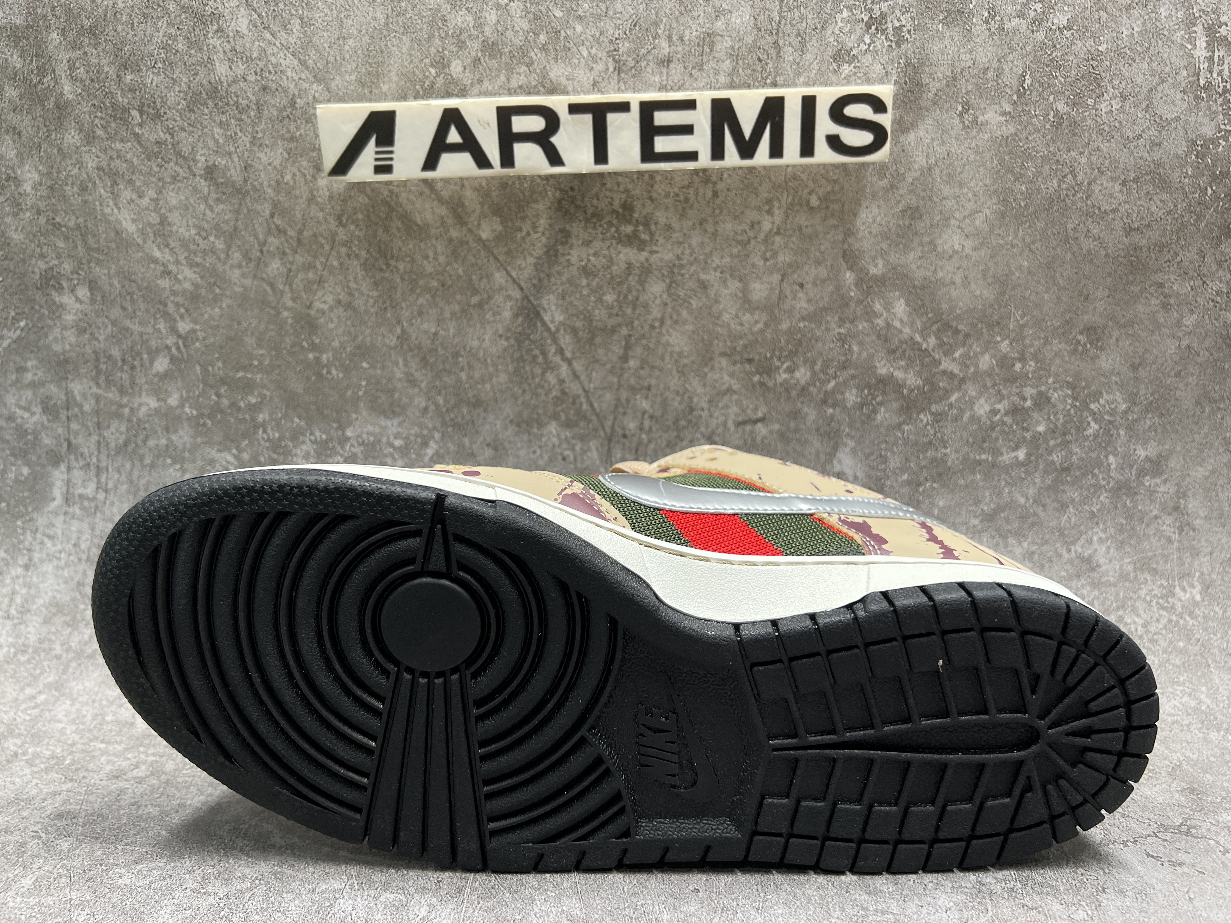 Nike Dunk SB Low Freddy Krueger