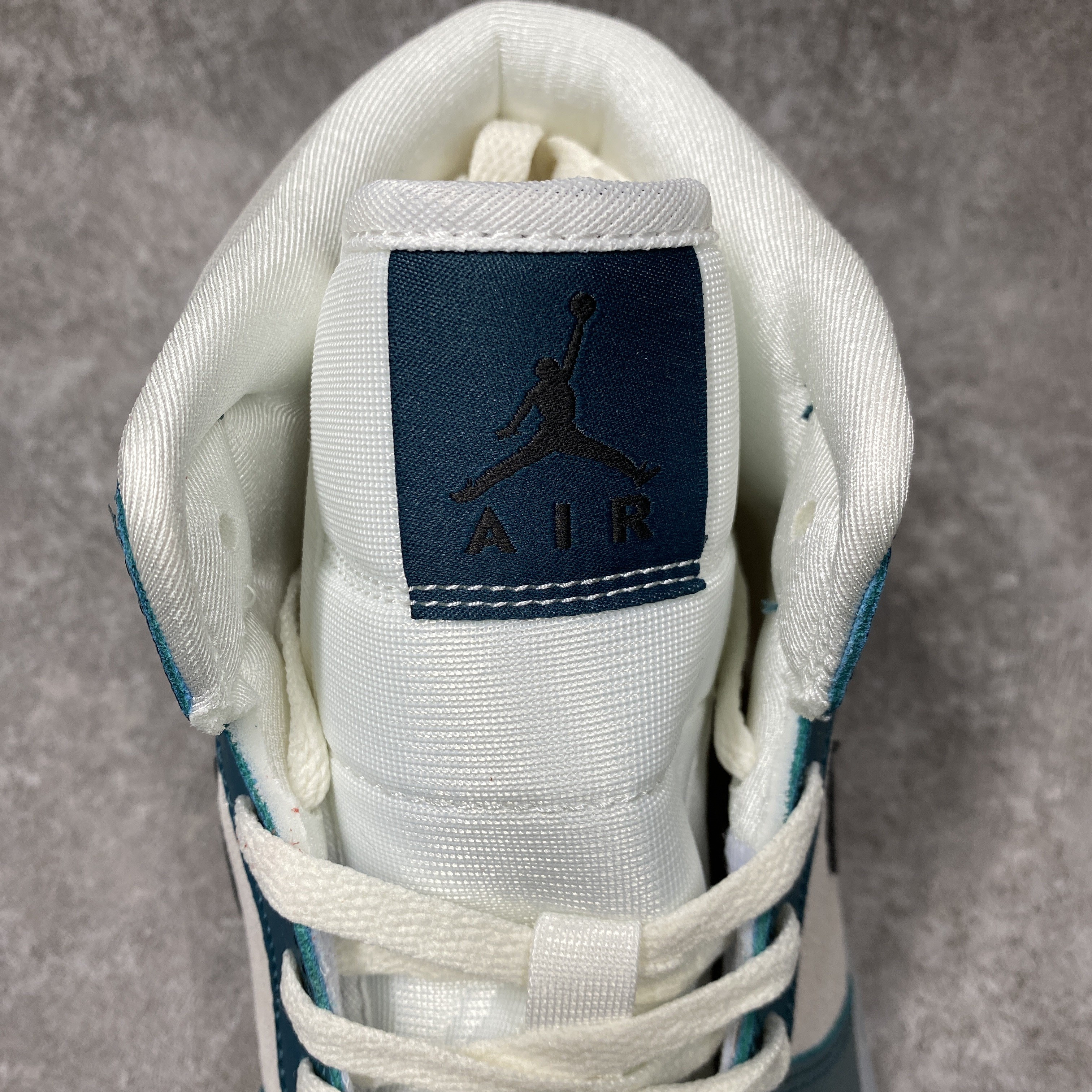 Air Jordan 1 Mid Anti-Gravity Machines