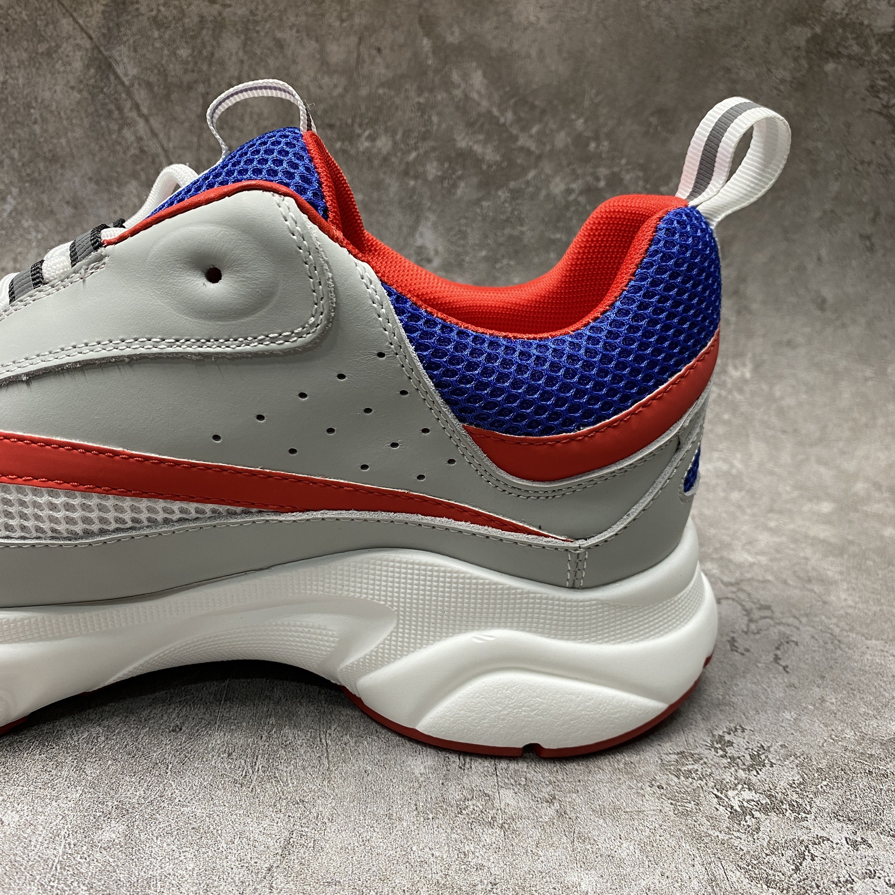 D*0r B22 White Red Blue