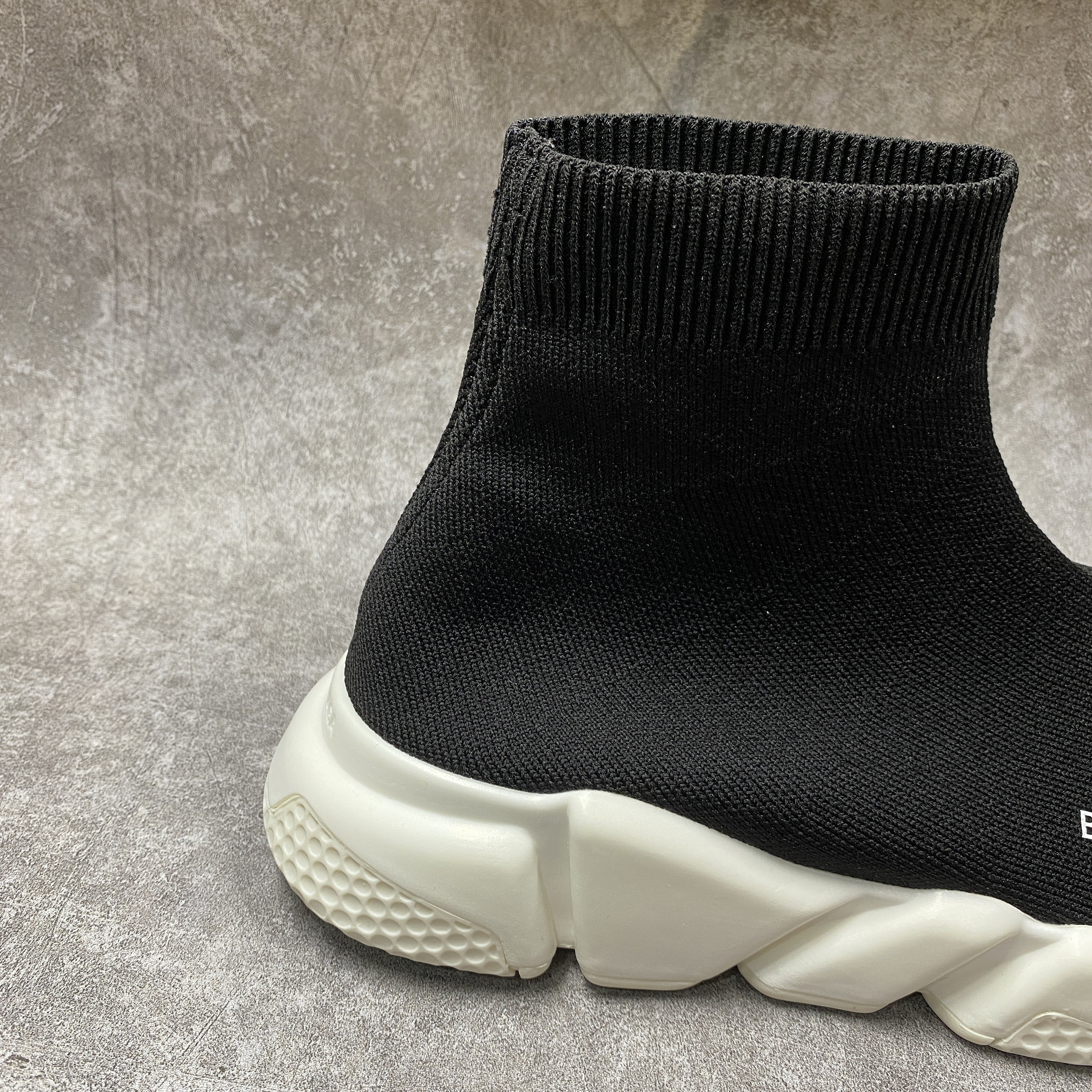 Balenciga Speed Trainer Mid Black