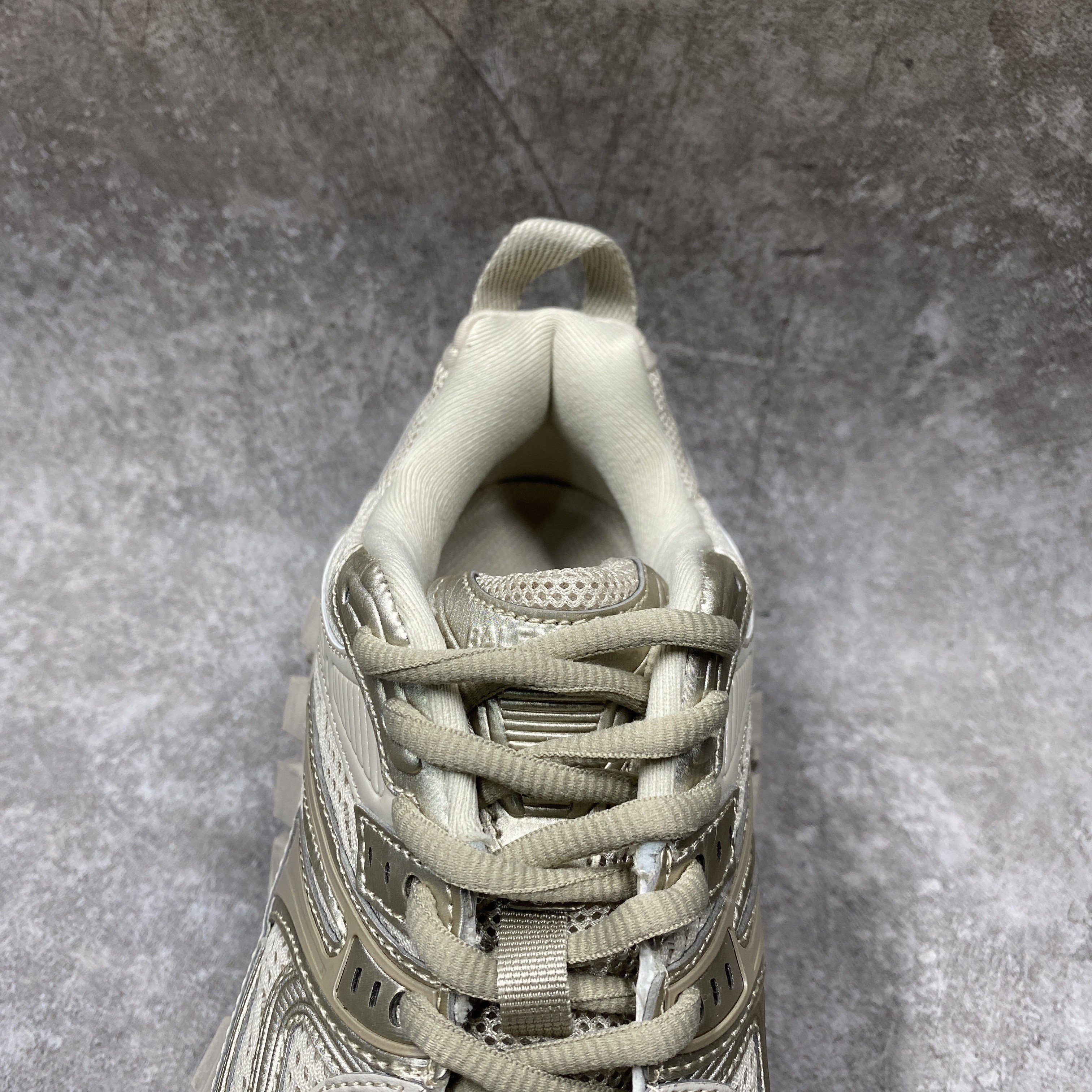 Balenciga Defender Beige