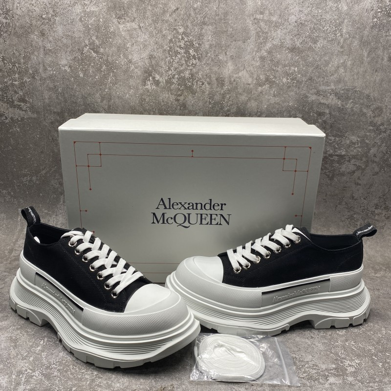 Ale*d*r M*Q*en Tread Slick Low Lace Up Black White