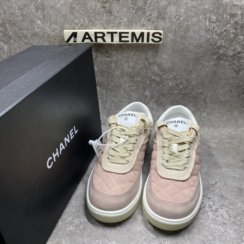 channel 22c Di*m*nd sports shoes in pink