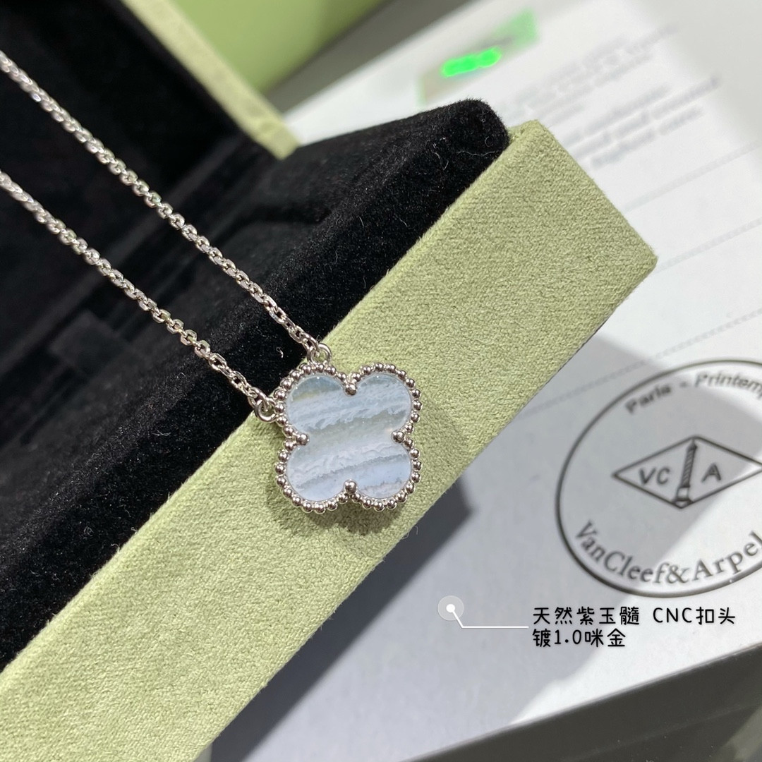 V*N CL*F & Arpels Medium Classic Natural purple chalcedony four-leaf clover Necklace Diameter approx 1.5cm,Chain length approx 40+5cm