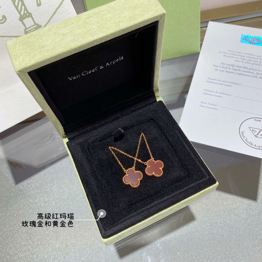 V*N CL*F & Arpels Medium Classic Four Leaf Clover Necklace Diameter approx 1.5cm,Chain length approx 40+5cm