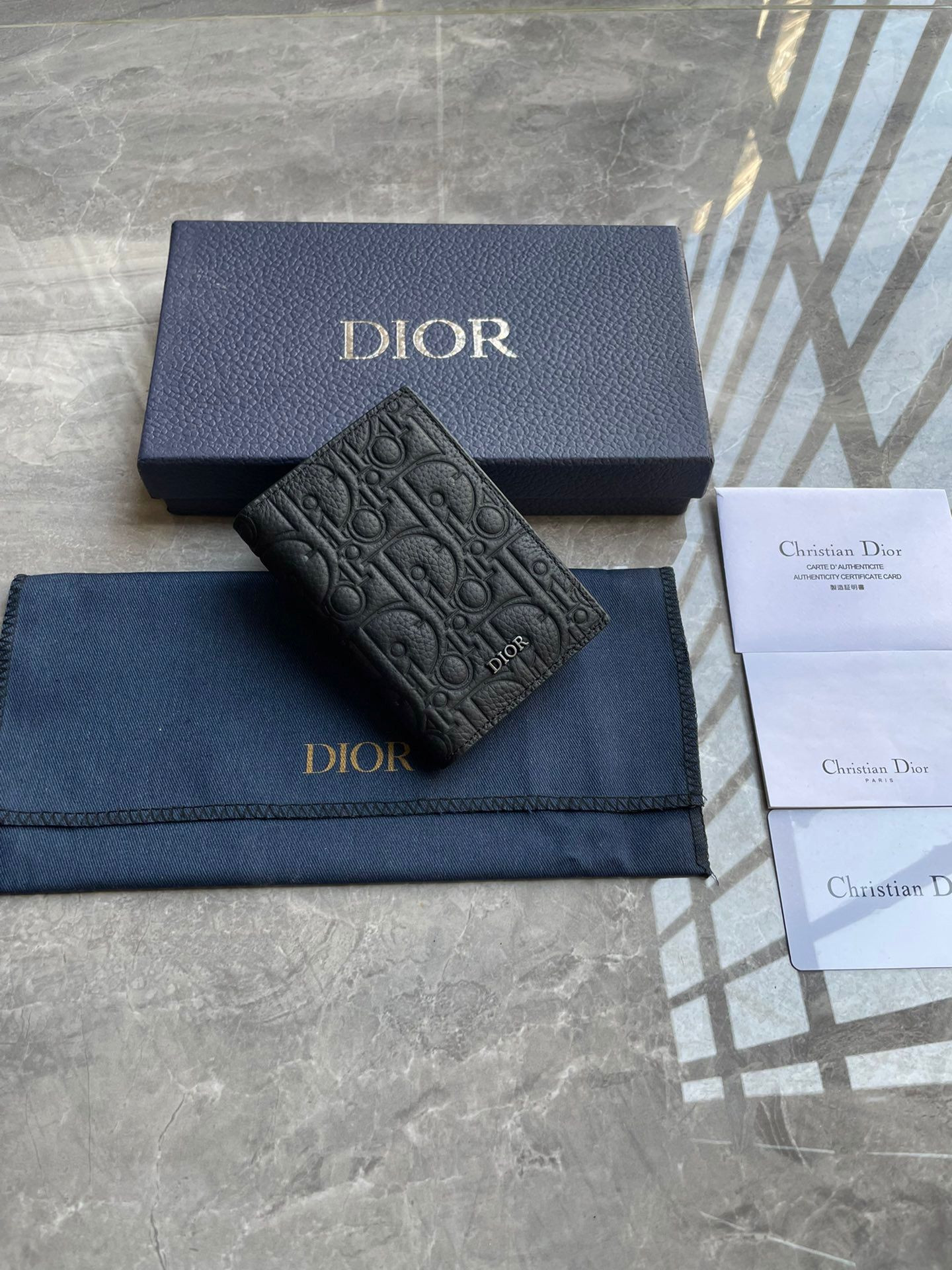 D*0r Card Holder