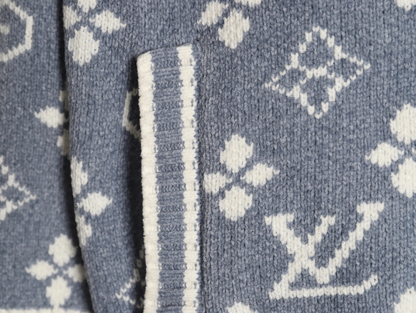 L0*is V*t0n LV 25ss Cardigan Sweaters