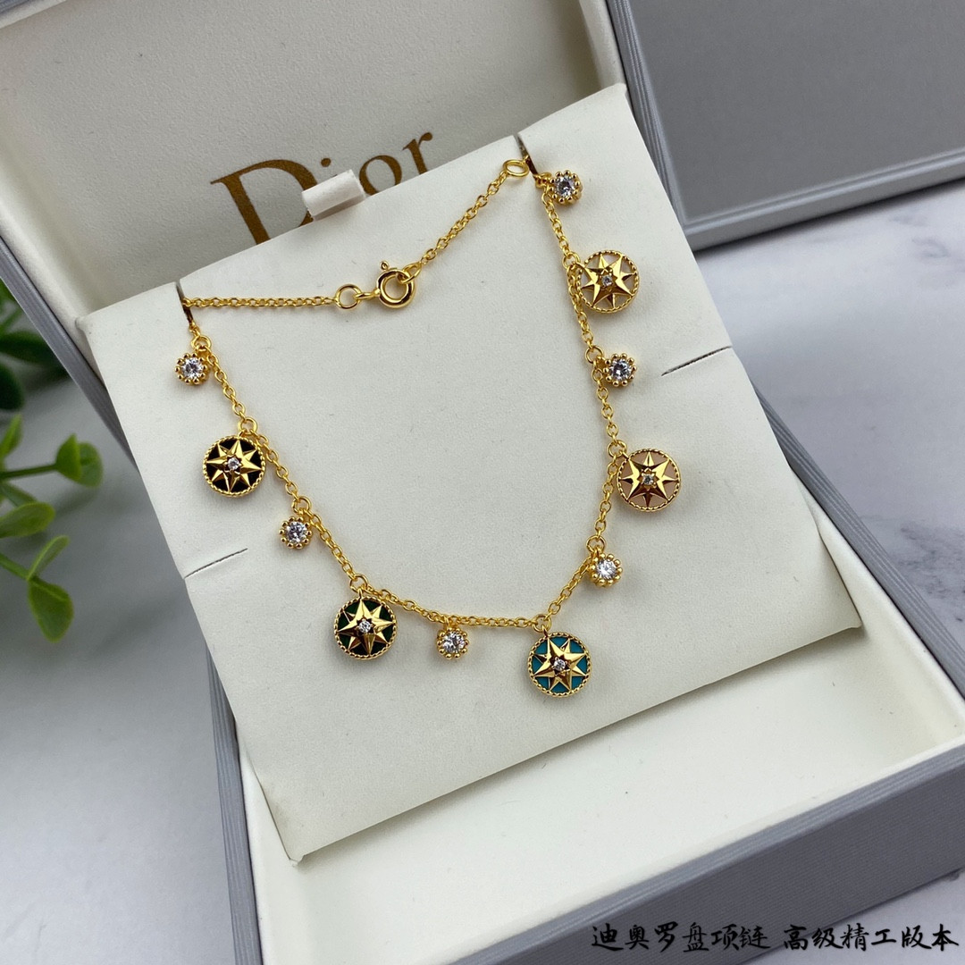 D*0r compass Necklace