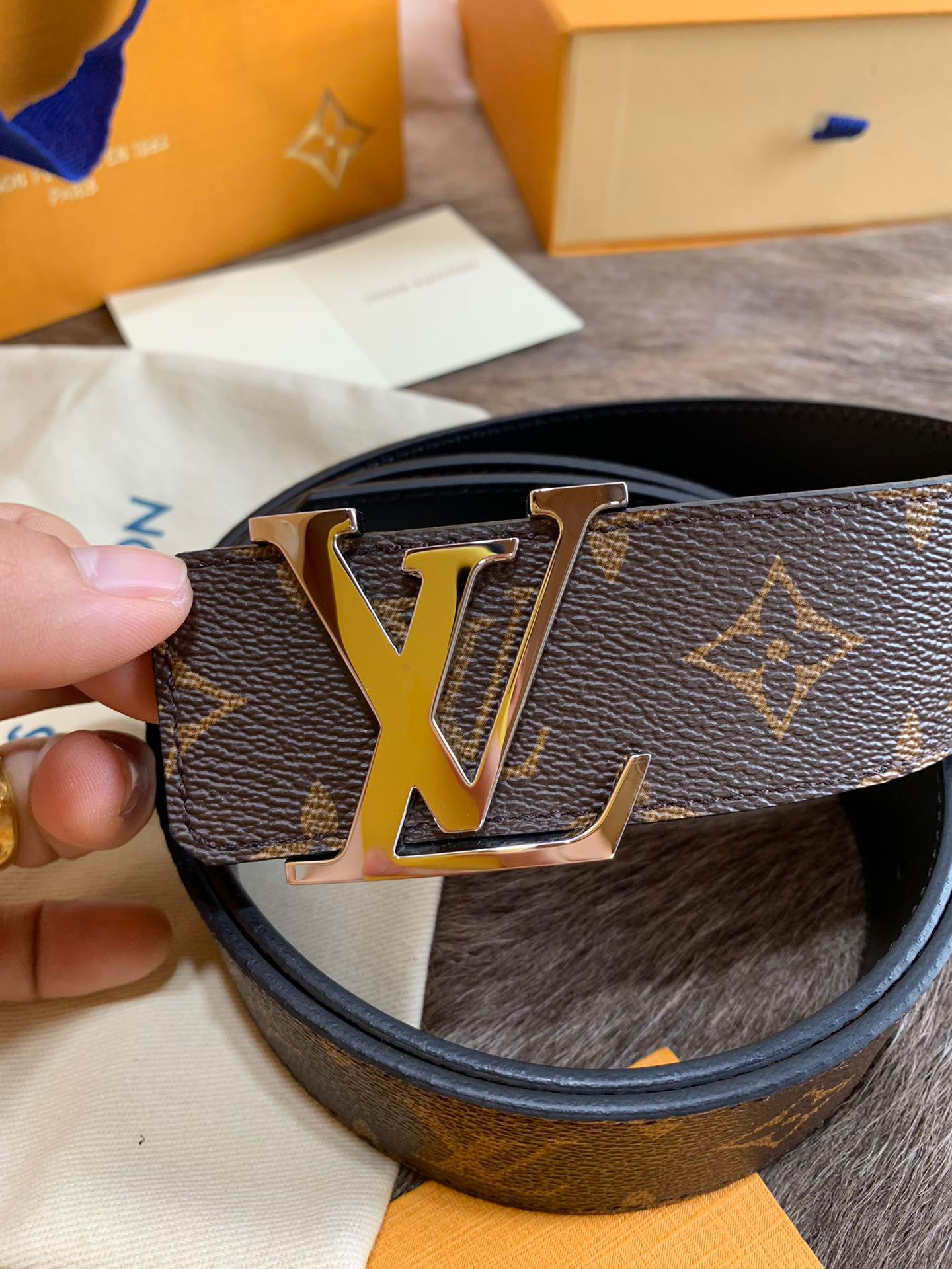LV L0*is V*t0n 40MM BELT