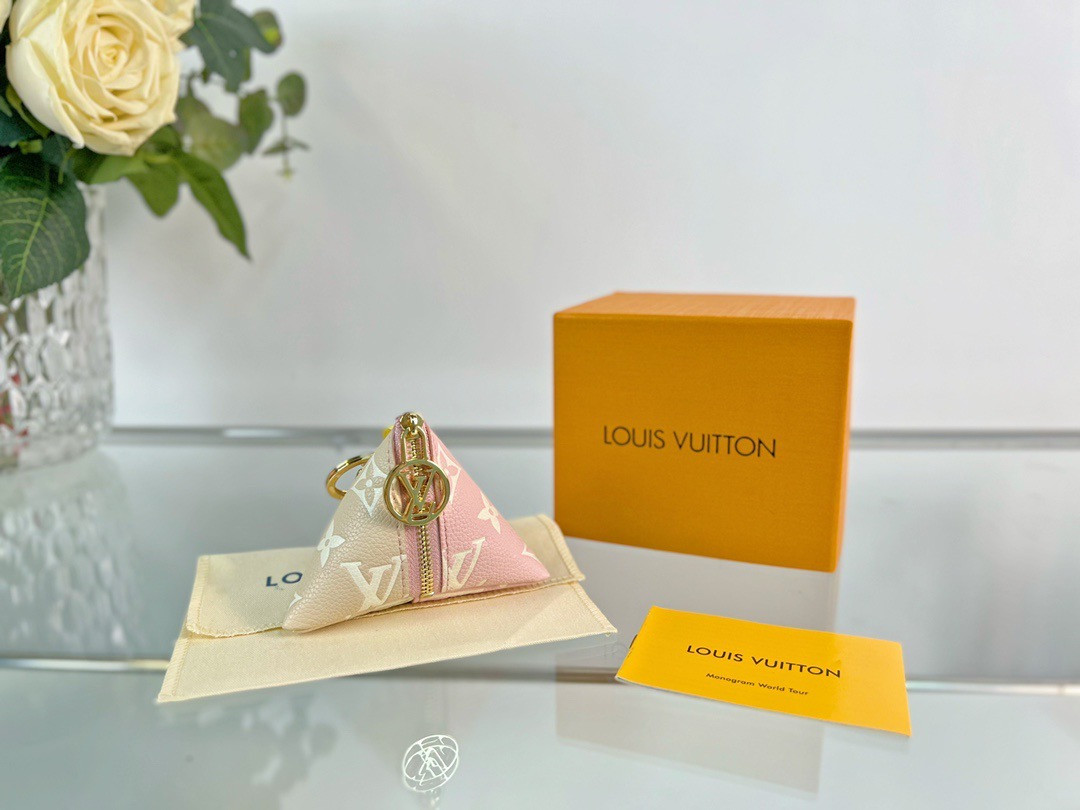 L0*is V*t0n BERLINGOT BAG CHARM AND KEY HOLDER M00669