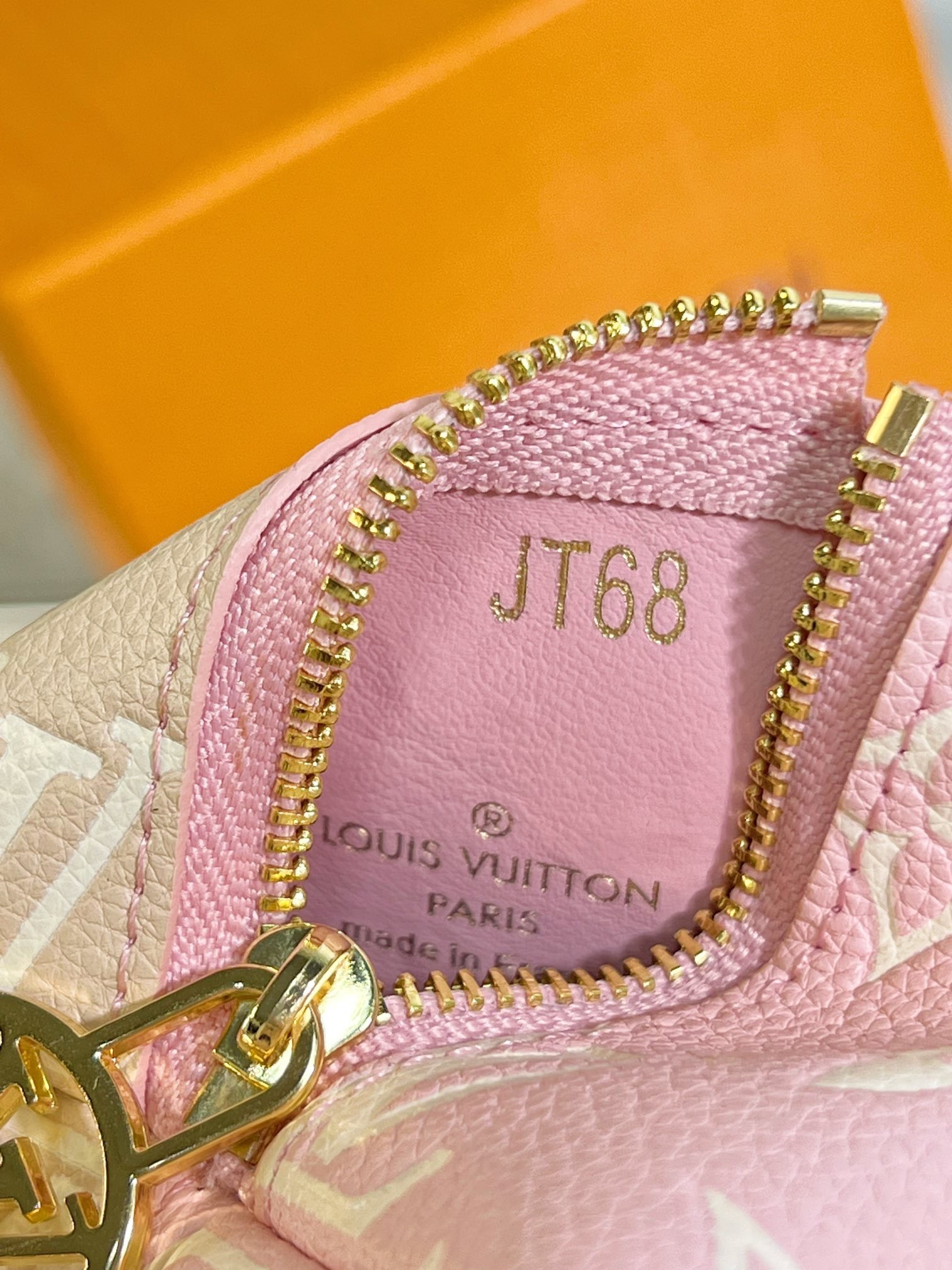 L0*is V*t0n BERLINGOT BAG CHARM AND KEY HOLDER M00669