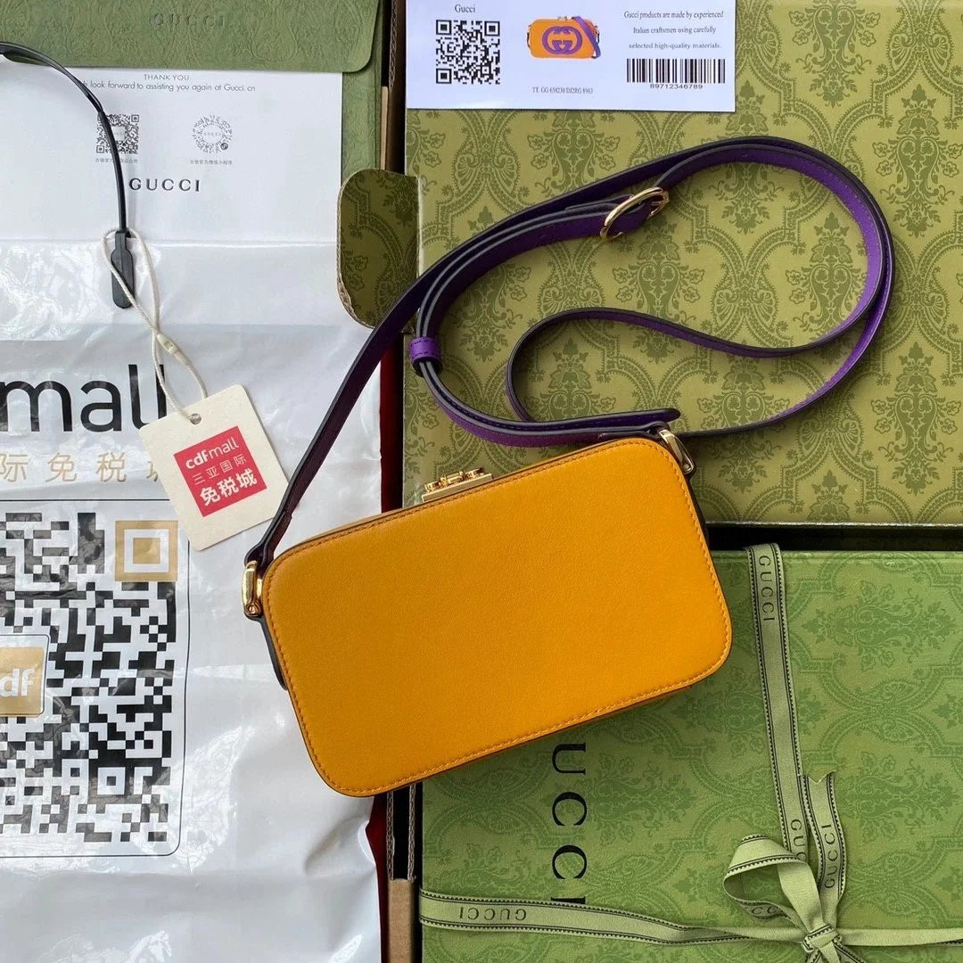 G*u*i Interlocking G mini bag