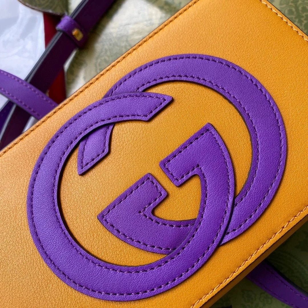 G*u*i Interlocking G mini bag