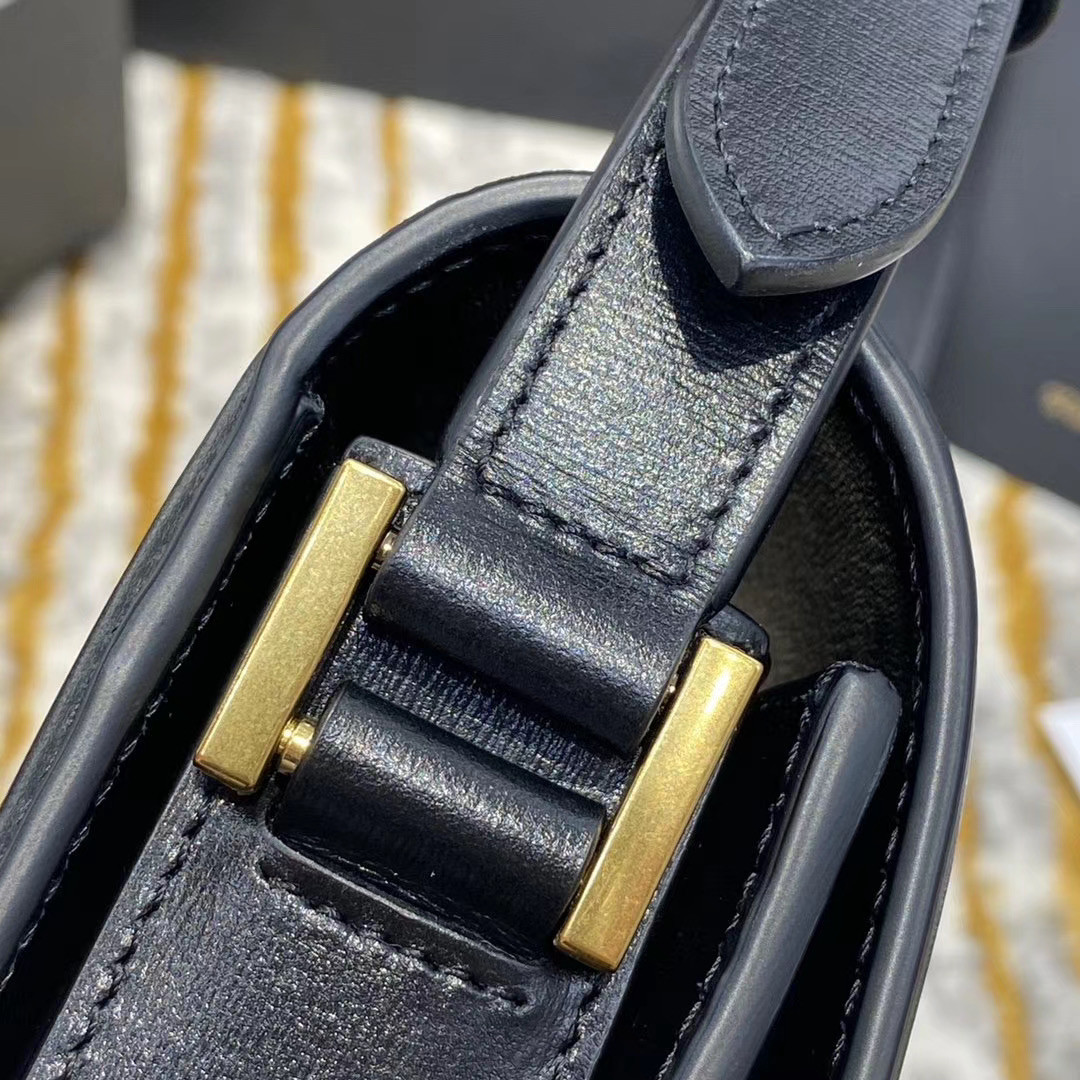 Y*L Sa**t Lau*nt SOLFERINO BOX BAG 19CM