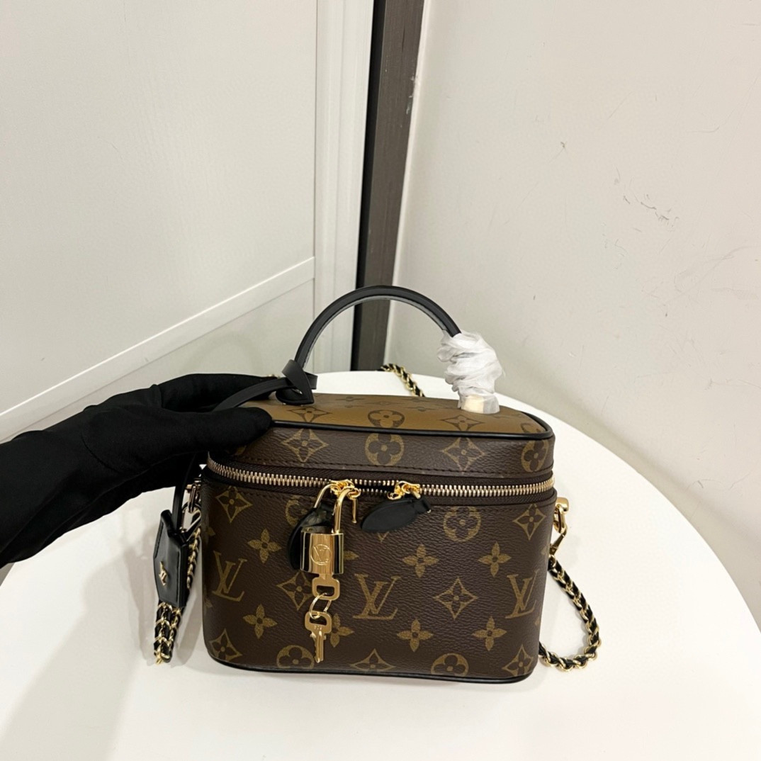 L0*is V*t0n LV Vanity PM M45165 19x13x11 CM