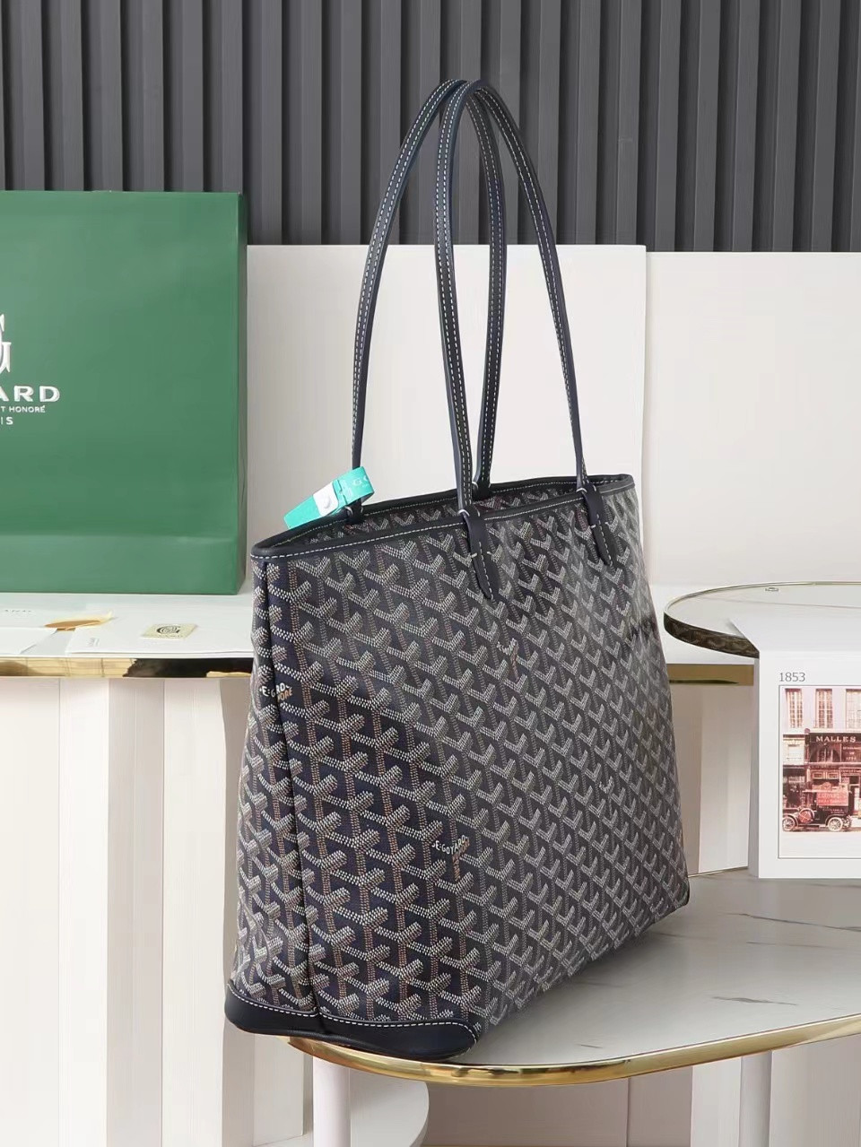 Go*ard Saint L0*is Zipper Bag 30cm x 17cm x 50 cm