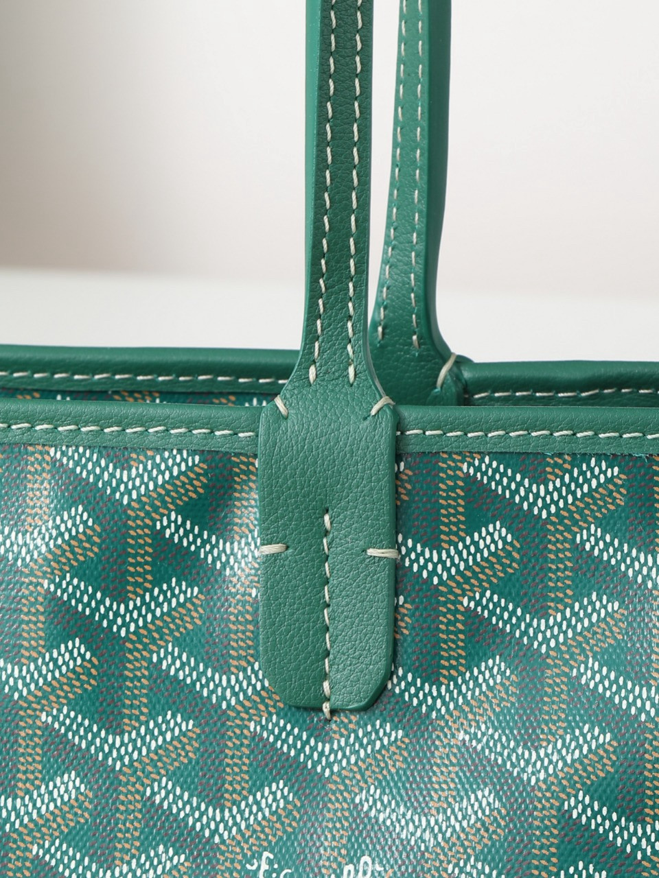 Go*ard Saint L0*is Zipper Bag 30cm x 17cm x 50 cm