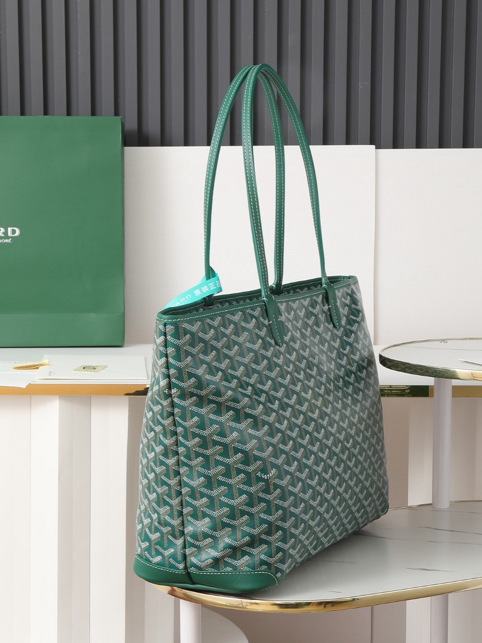 Go*ard Saint L0*is Zipper Bag 30cm x 17cm x 50 cm