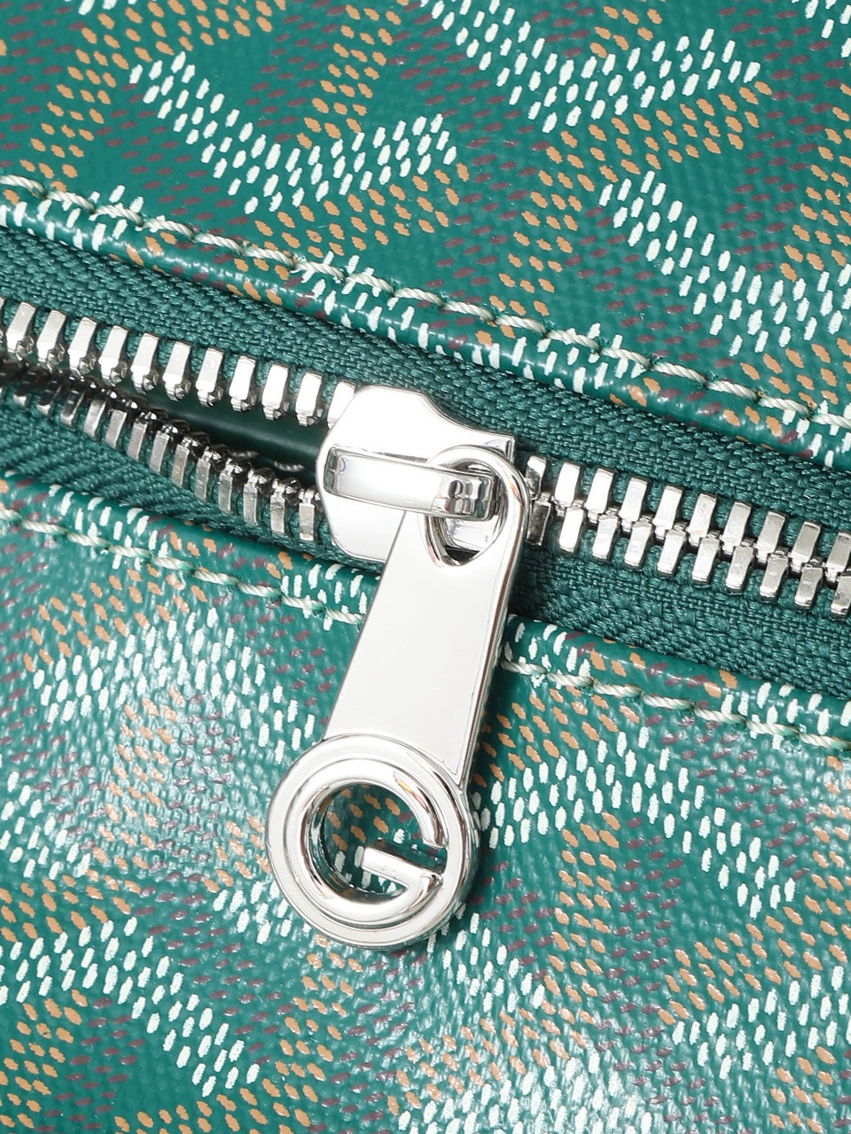 Go*ard Saint L0*is Zipper Bag 30cm x 17cm x 50 cm