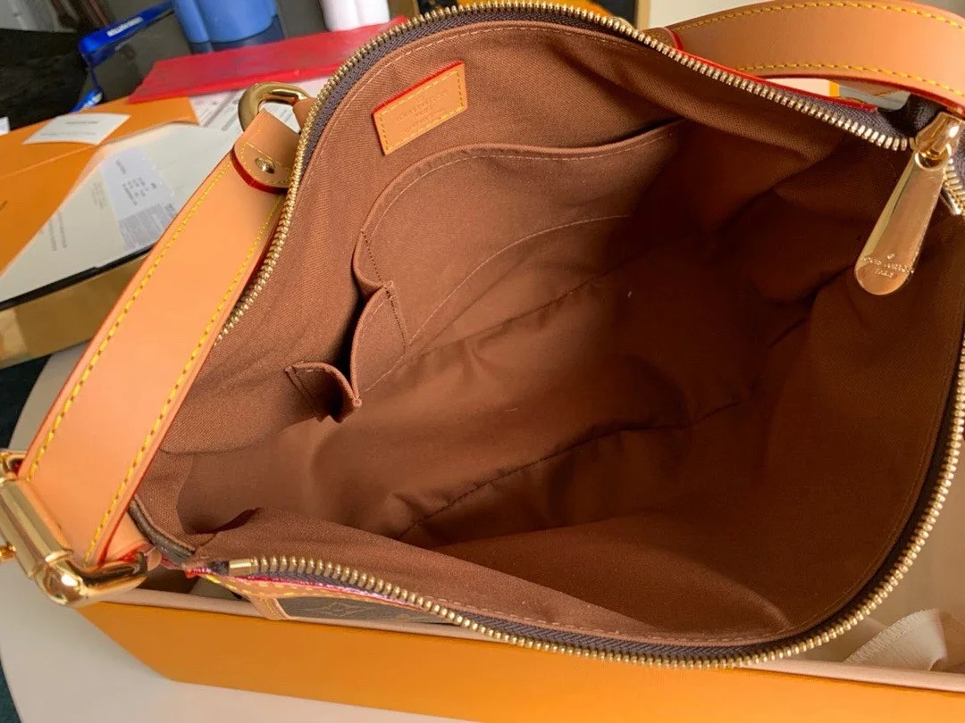 L0*is V*t0n LV BAG M40075