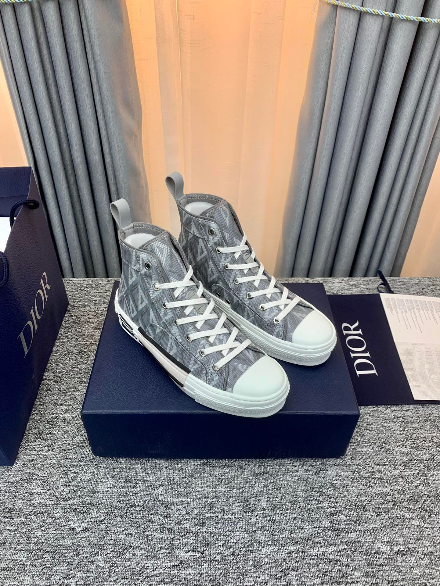 d*0r b23 high top gray cd Di*m*nd