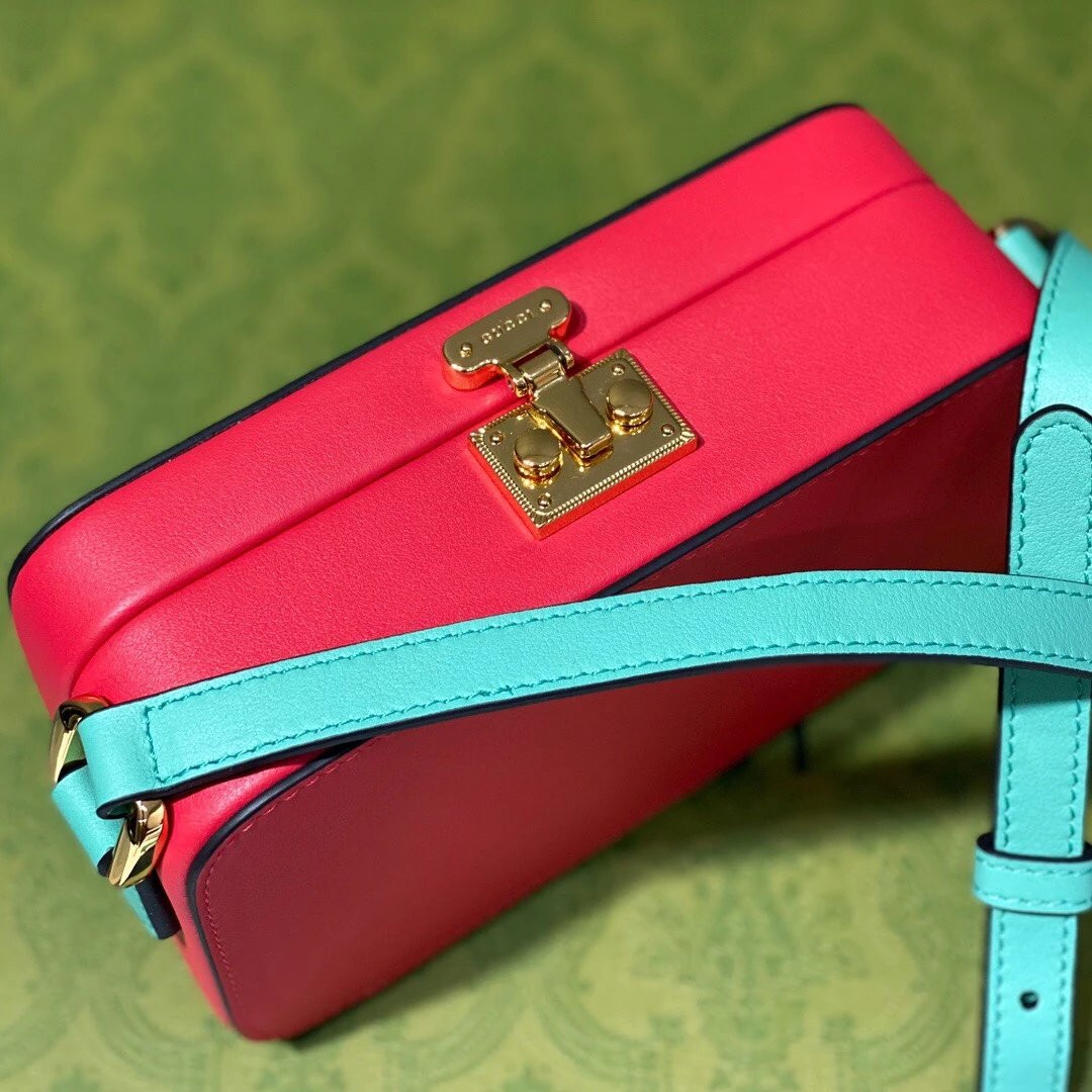 G*u*i Interlocking G mini bag