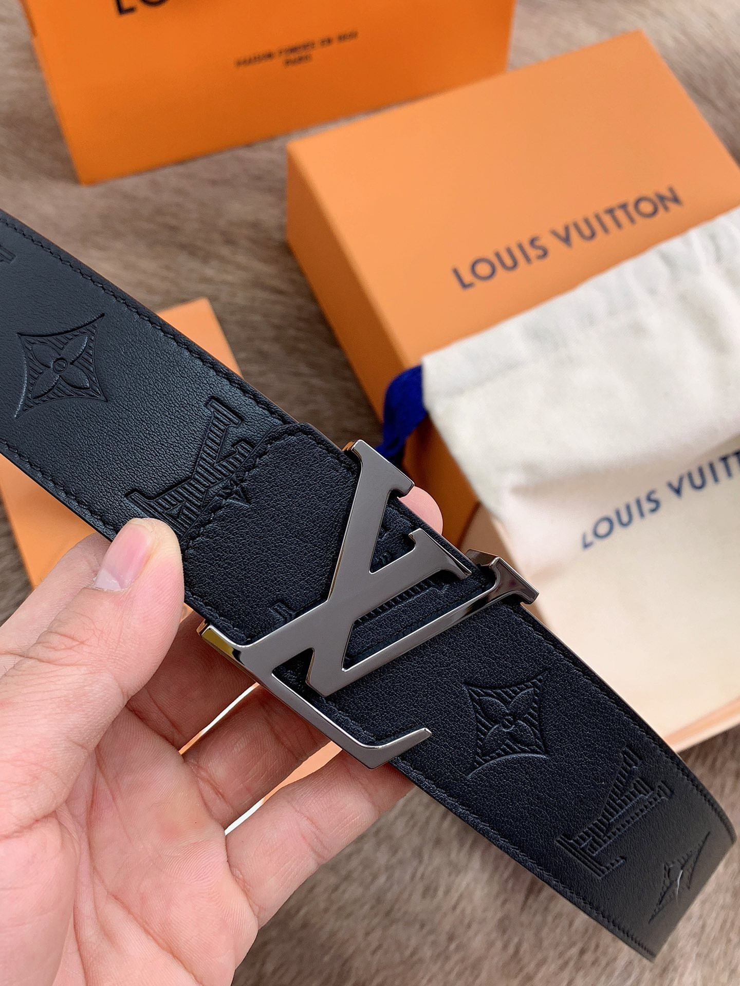 LV L0*is V*t0n 40MM BELT