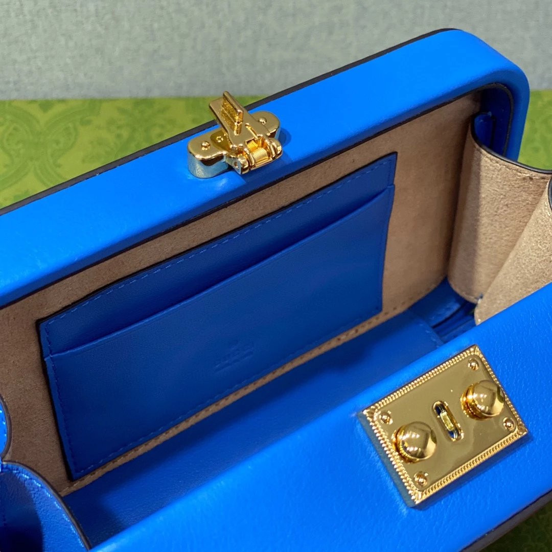 G*u*i Interlocking G mini bag