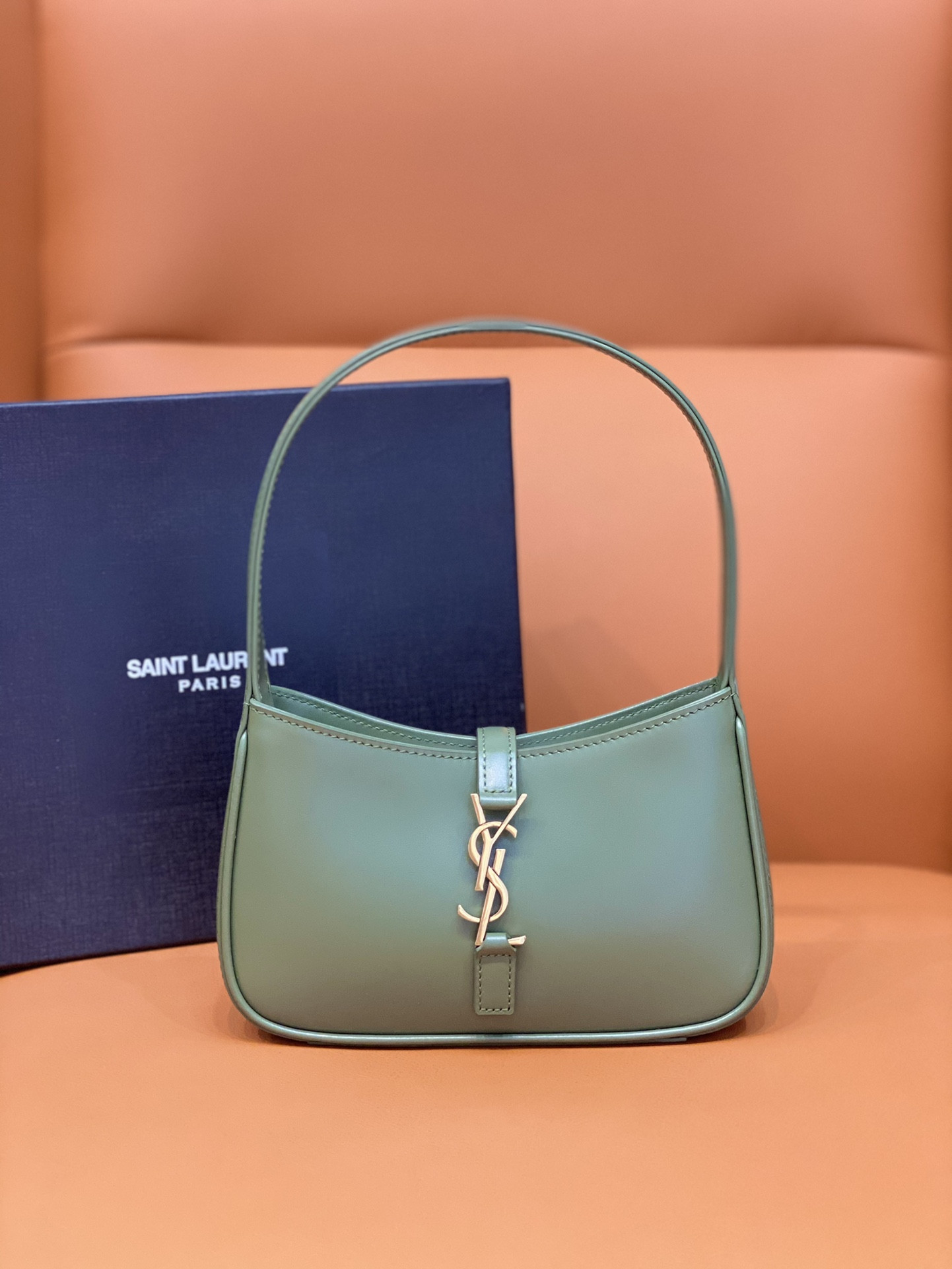 Y*L MINI LE 5 À 7 IN SMOOTH LEATHER 1 19 X 11.5 X 4.5 CM