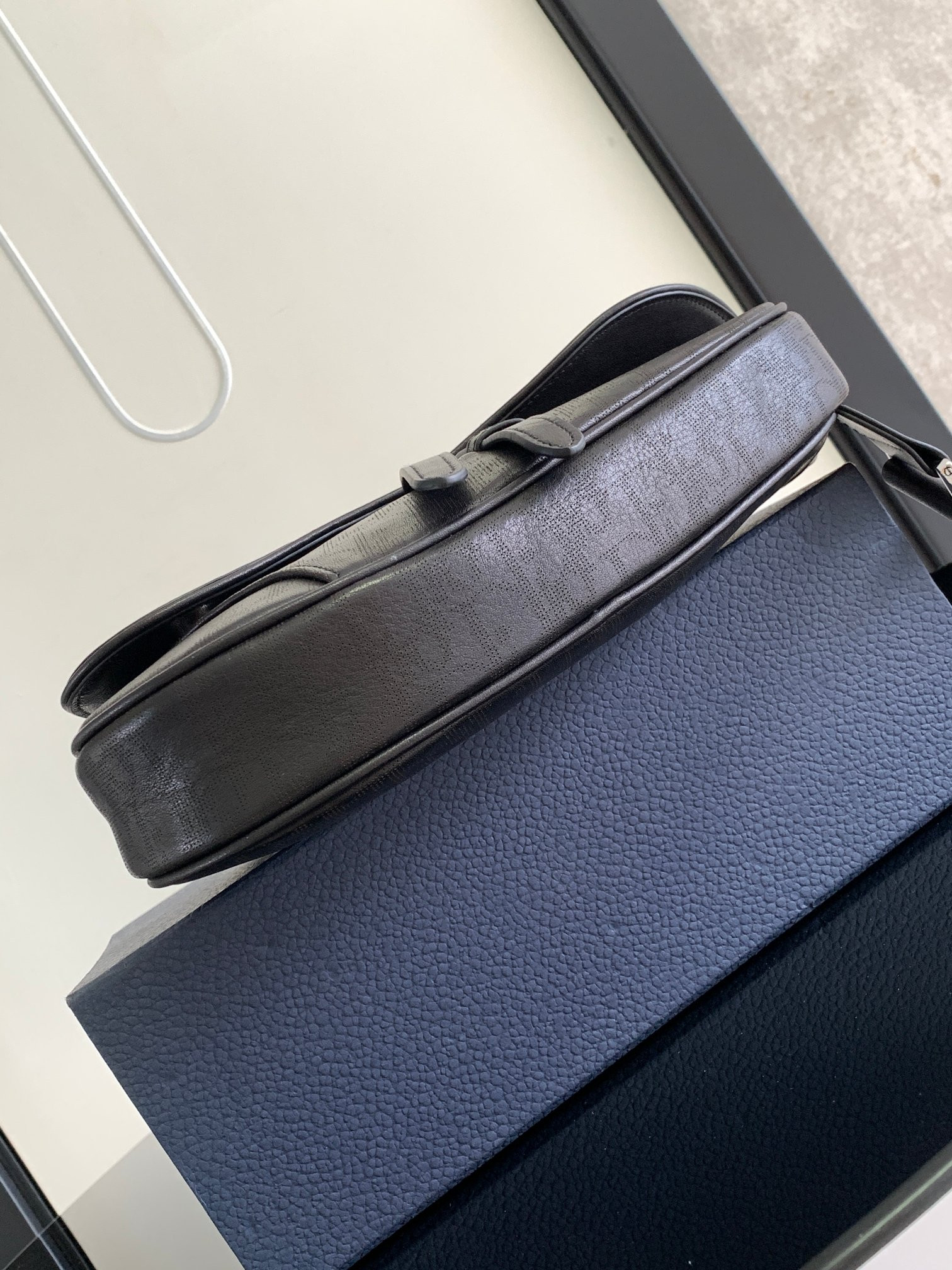 Ch**an D*0r D*0r HOMME Bags Leather Black 26 x 19 x 4.5 cm