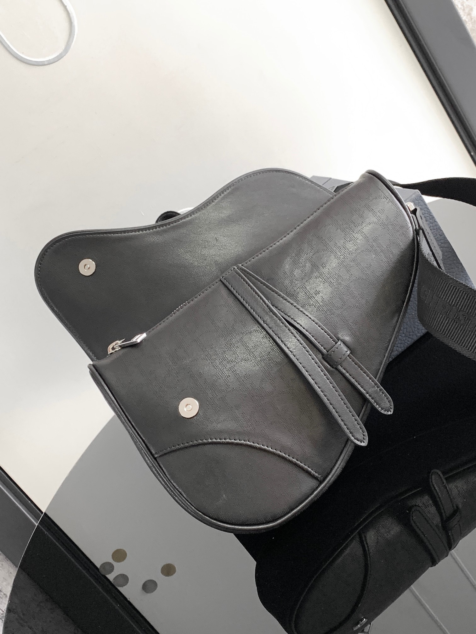 Ch**an D*0r D*0r HOMME Bags Leather Black 26 x 19 x 4.5 cm