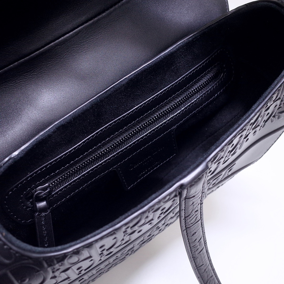 SADDLE BAG WITH STRAP Black D*0r Oblique Embossed Calfskin 25.5x20x6.5cm