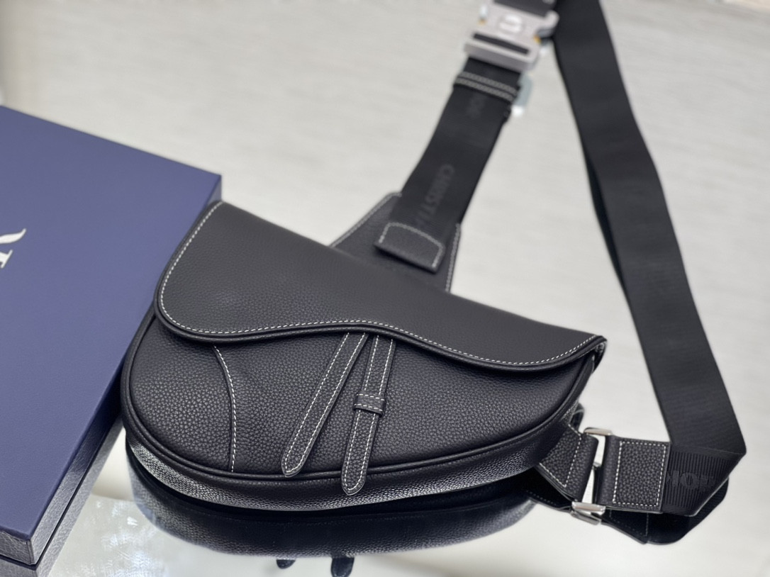 D*0r Saddle Bag Black Grained Calfskin 26 x 19 x 4.5 cm