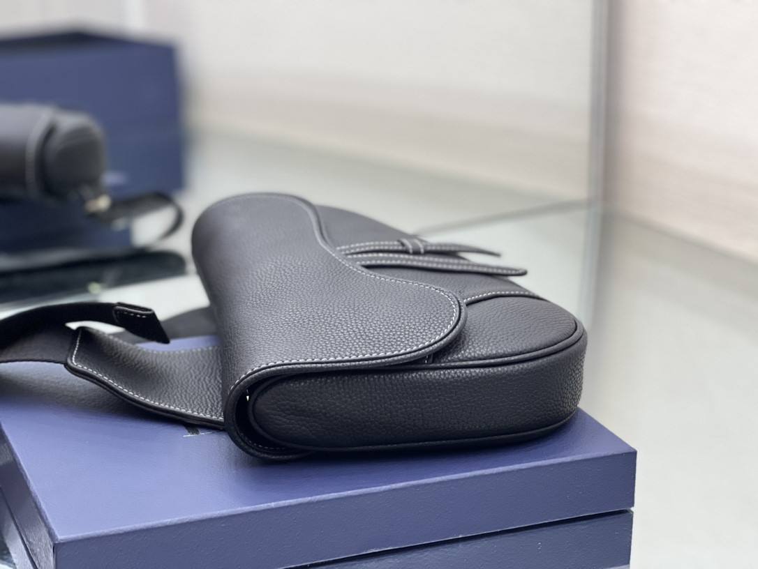 D*0r Saddle Bag Black Grained Calfskin 26 x 19 x 4.5 cm