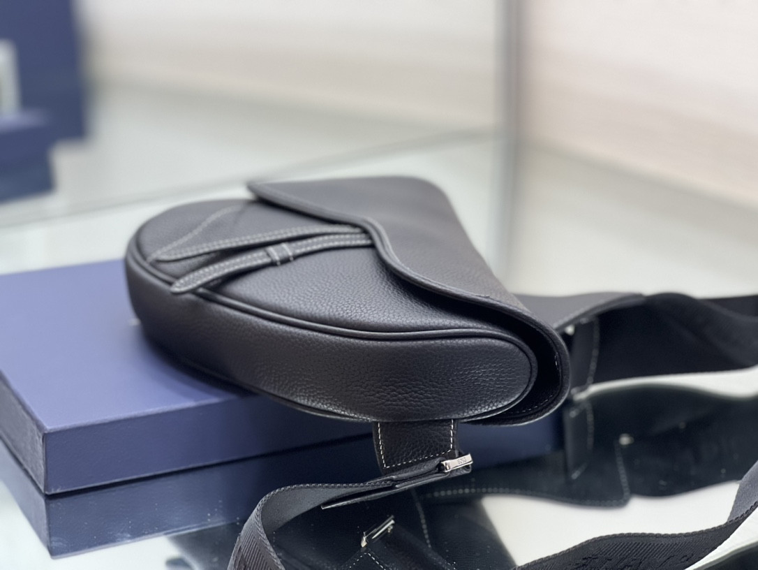 D*0r Saddle Bag Black Grained Calfskin 26 x 19 x 4.5 cm