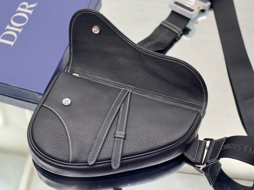 D*0r Saddle Bag Black Grained Calfskin 26 x 19 x 4.5 cm