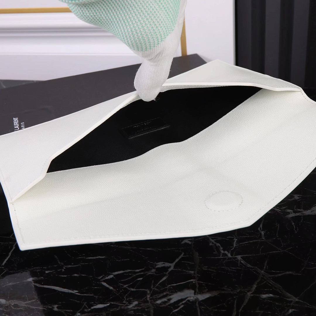 Y*L UPTOWN POUCH IN GRAIN DE POUDRE EMBOSSED LEATHER BLANC VINTAGE 10.6 X 6.2 X 0.7 INCHES