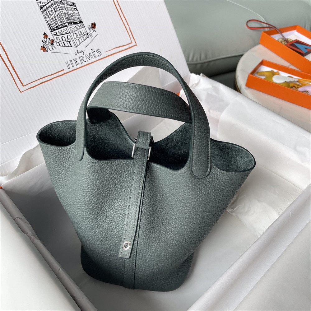 Hermès Picotin 18cm almond green without original box