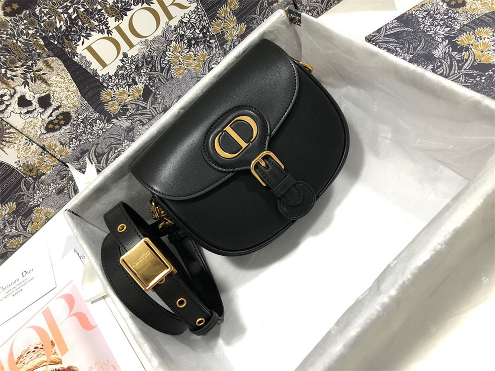 MEDIUM D*0r BOBBY BAG Black Box Calfskin