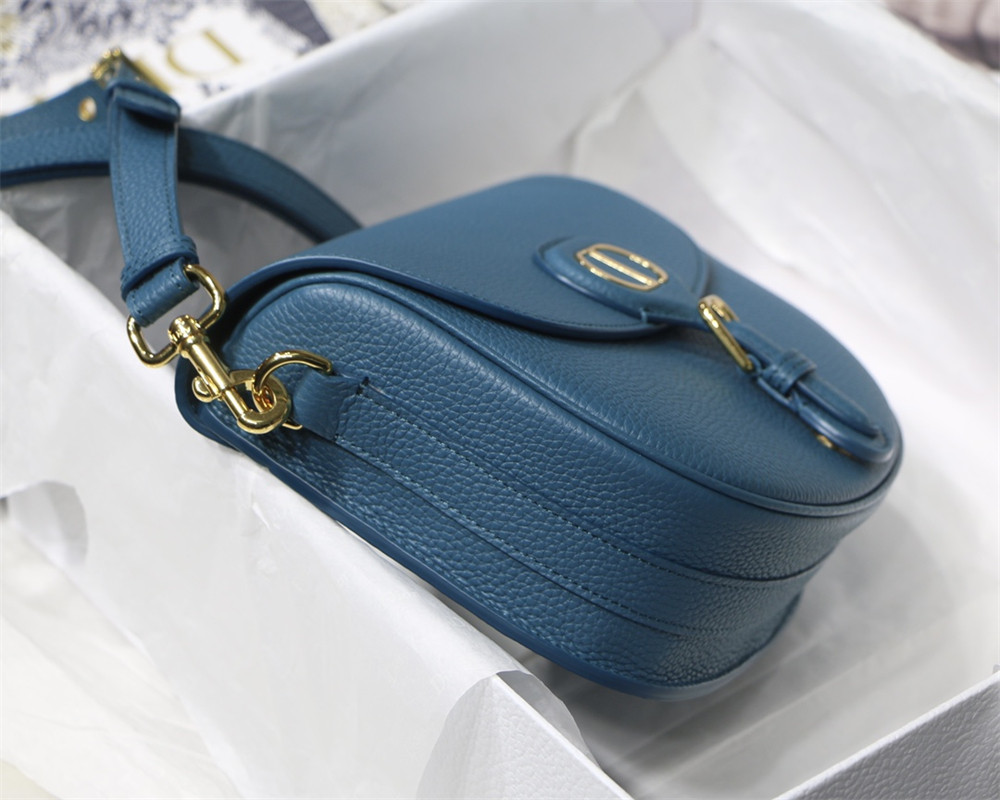 MEDIUM D*0r BOBBY BAG Blue Grained Calfskin