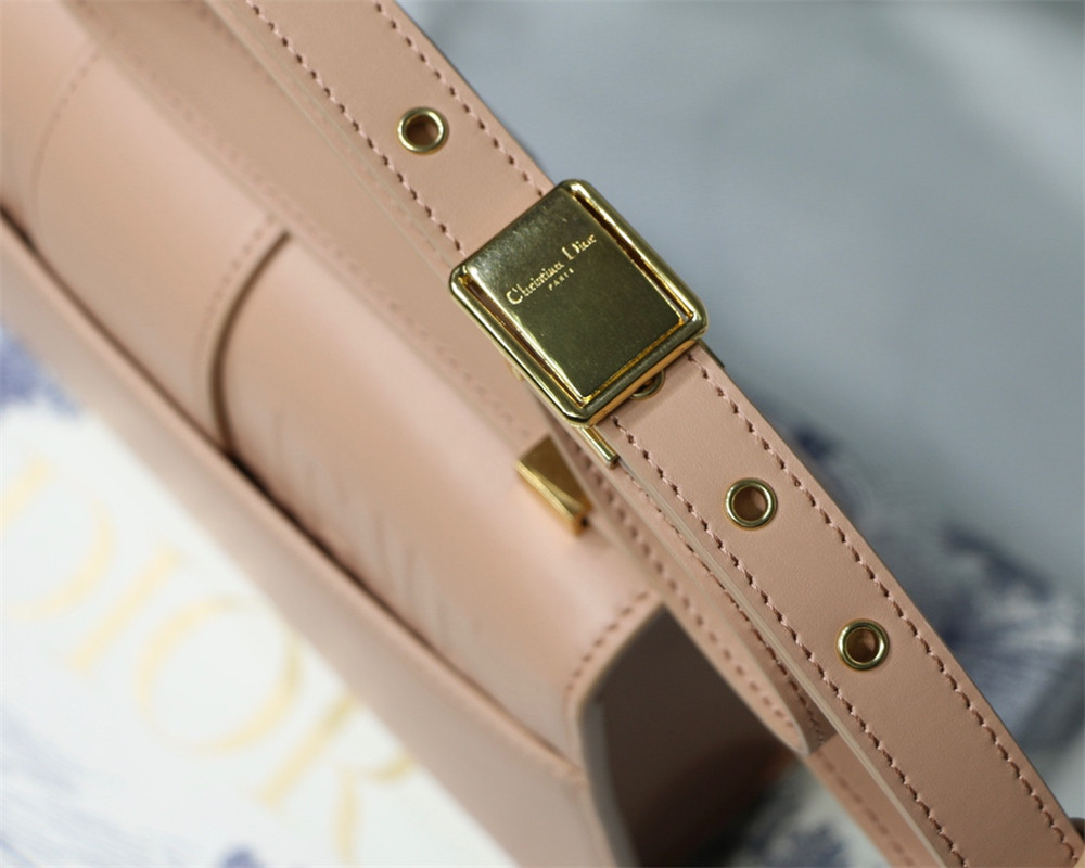 D*0r 30 MONTAIGNE CHAIN BAG PINK