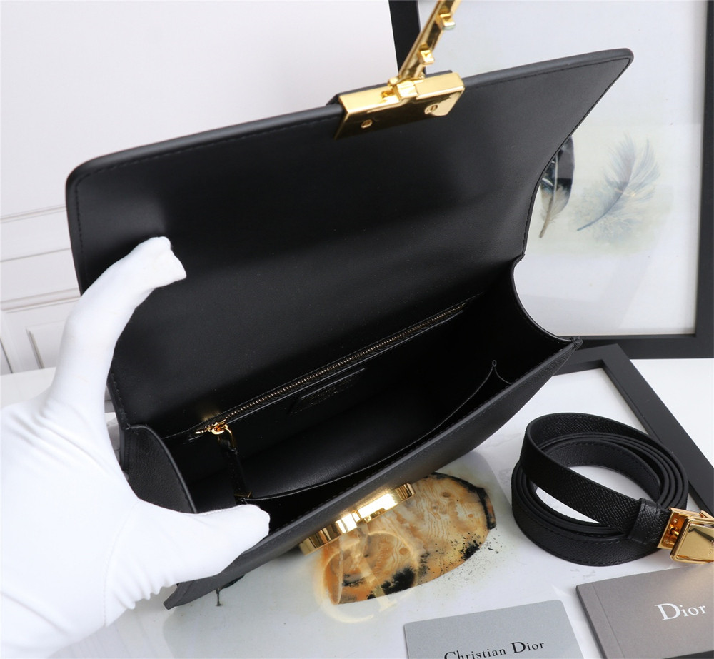 D*0r 30 MONTAIGNE CHAIN BAG Grained Black