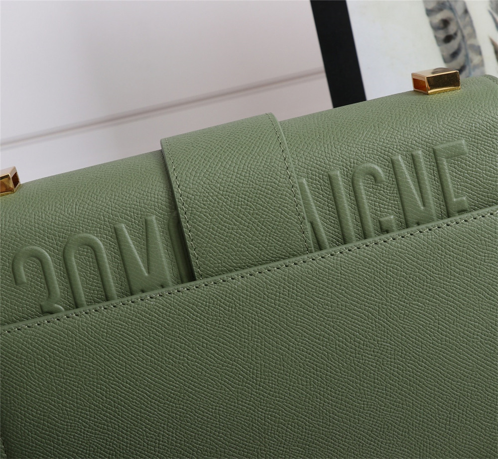D*0r 30 MONTAIGNE CHAIN BAG Grained Green