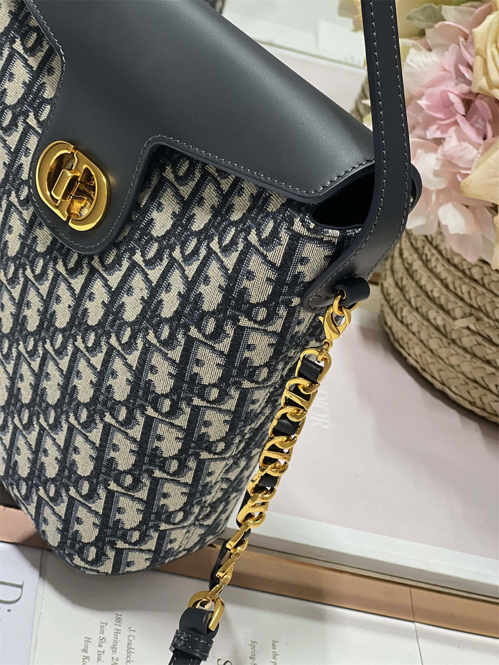 D*0r 30 Montaigne Large Chain Bucket Bag Oblique Jacquard and Calfskin