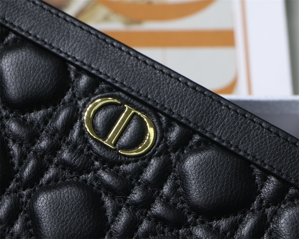 D*0r CARO ZIPPED POUCH WITH CHAIN Black S*pple Cannage Calfskin 19 x 14 x 4.5 cm