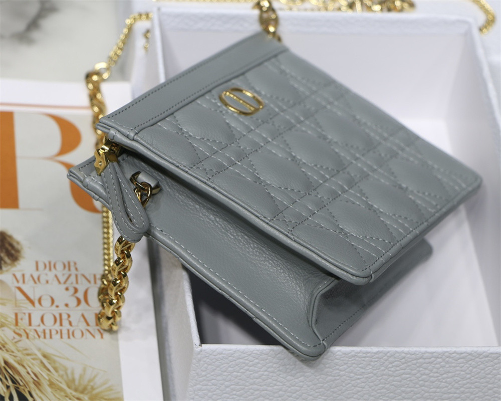 D*0r CARO ZIPPED POUCH WITH CHAIN Grey S*pple Cannage Calfskin 19 x 14 x 4.5 cm