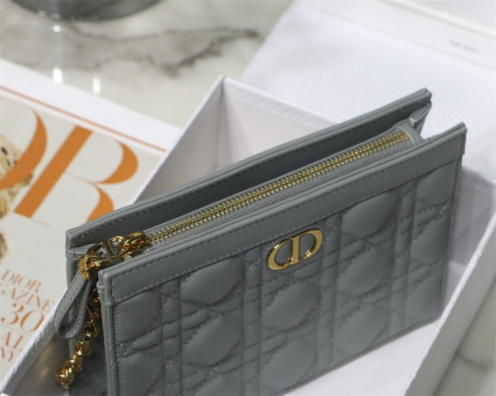D*0r CARO ZIPPED POUCH WITH CHAIN Grey S*pple Cannage Calfskin 19 x 14 x 4.5 cm